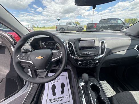 Used 2024 Chevrolet Equinox LT w/ LPO, Floor Liner Package FWD image 20