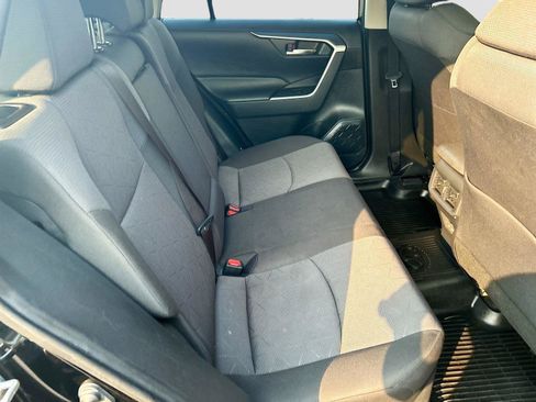 Used 2024 Toyota RAV4 XLE AWD/4WD image 21