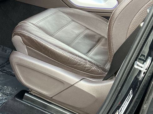 Certified 2023 Mercedes-Benz GLS 450 4MATIC image 12