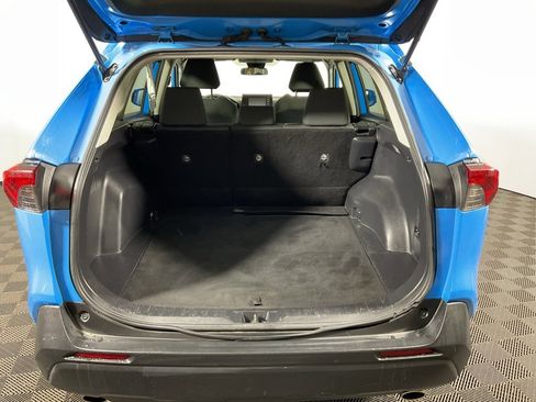 Used 2021 Toyota RAV4 XLE image 11
