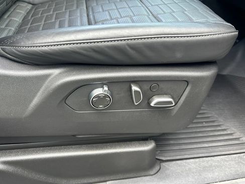Used 2025 Cadillac Escalade ESV Sport Platinum AWD/4WD image 61