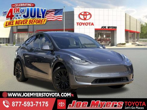 Used 2023 Tesla Model Y Long Range AWD/4WD image 1