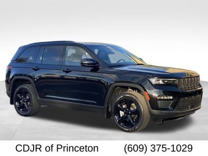 New 2025 Jeep Grand Cherokee Limited w/ Black Appearance Package