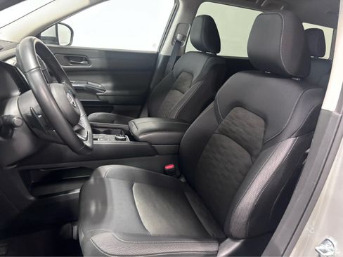 Used 2025 Nissan Pathfinder SV AWD/4WD image 12