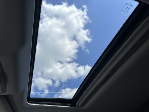 Used 2017 INFINITI QX80 4WD w/ Deluxe Technology Package image 24