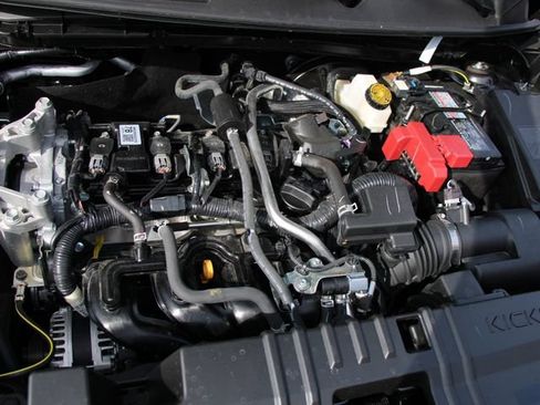Used 2025 Nissan Kicks SR AWD/4WD image 32
