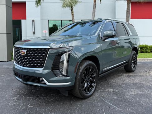 Used 2025 Cadillac Escalade Premium Luxury w/ Touring Package AWD/4WD image 9
