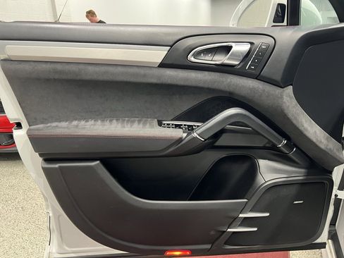 Used 2016 Porsche Cayenne GTS image 24
