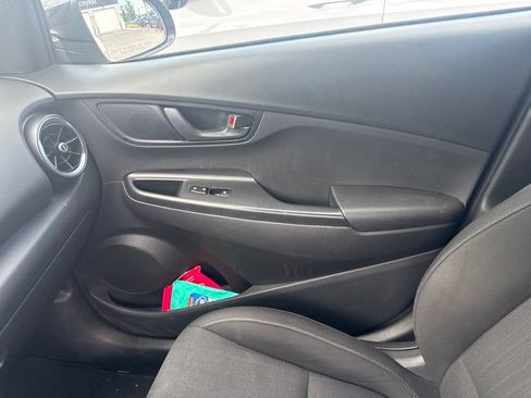Used 2023 Hyundai Kona SEL FWD image 6