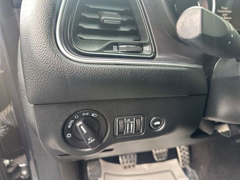 Used 2018 Dodge Challenger R/T image 15