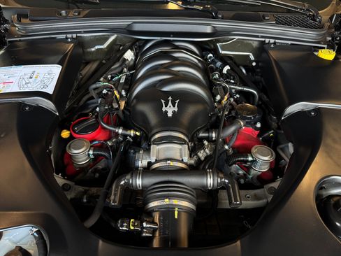 Used 2014 Maserati GranTurismo Convertible image 98