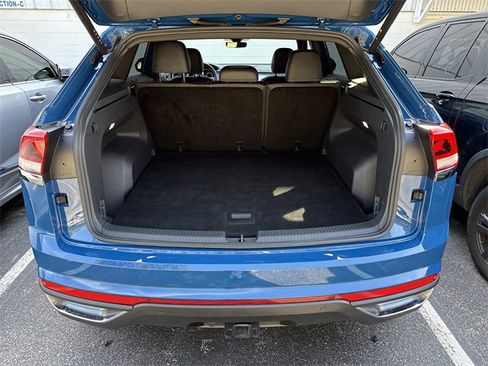 Used 2025 Volkswagen Atlas Cross Sport SE image 28