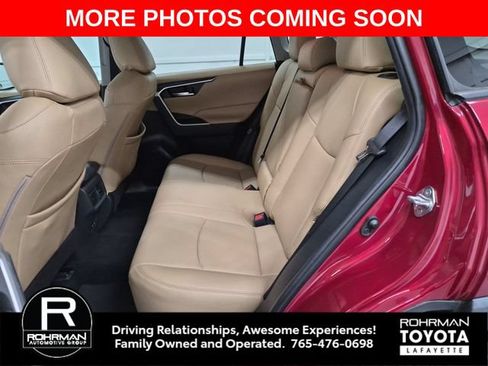 Used 2019 Toyota RAV4 XLE w/ Convenience Package FWD image 25