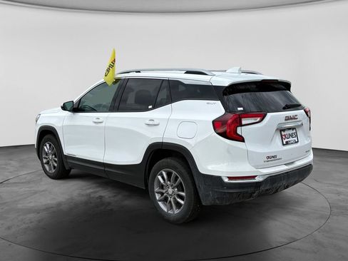 Used 2024 GMC Terrain SLT AWD/4WD image 7