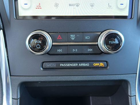 Used 2022 Ford Edge ST image 28