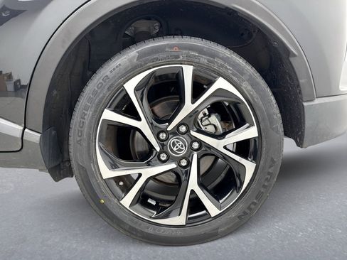 Used 2019 Toyota C-HR Limited image 24