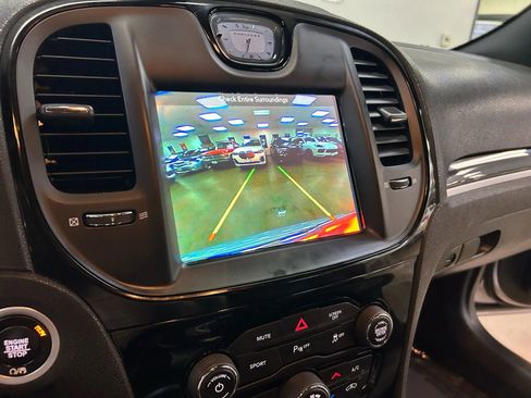 Used 2018 Chrysler 300 S w/ 300S Premium Group image 11