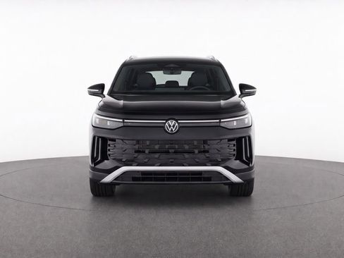 Used 2025 Volkswagen Tiguan S AWD/4WD image 5