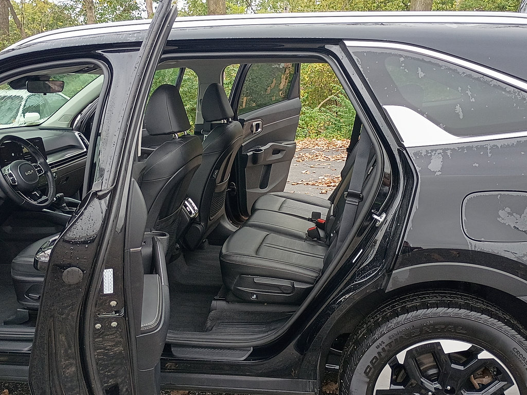Used 2024 Kia Sorento S w/ Panoramic Sunroof Package AWD/4WD image 12