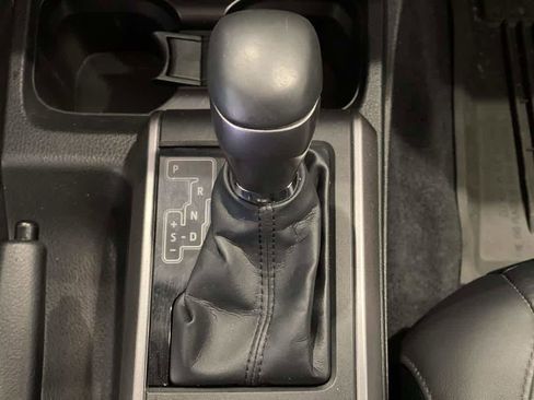 Used 2022 Toyota Tacoma Limited image 23