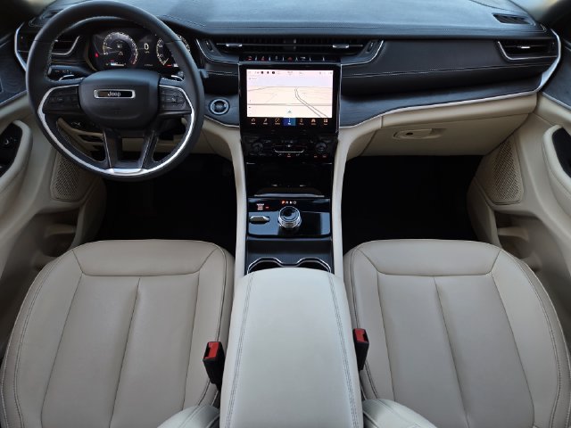 Used 2023 Jeep Grand Cherokee Limited AWD/4WD image 26