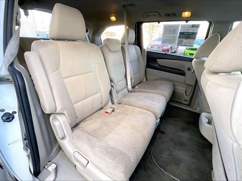 Used 2017 Honda Odyssey SE image 19
