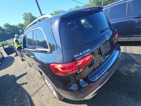 Used 2020 Mercedes-Benz GLB 250 4MATIC image 4