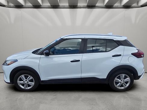 Used 2023 Nissan Kicks S image 3