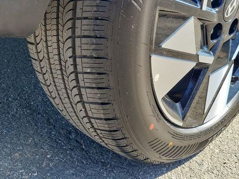 Used 2025 Hyundai Kona SEL FWD image 29