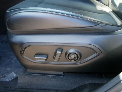 Used 2022 Jeep Grand Cherokee L Laredo image 24