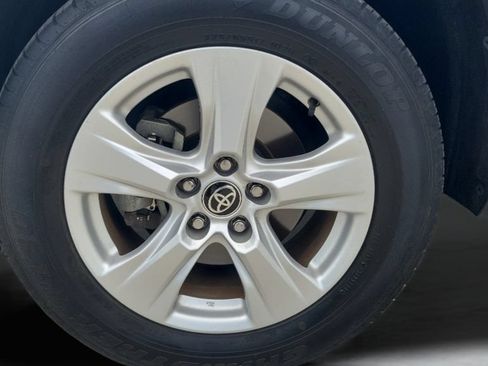 Certified 2021 Toyota RAV4 XLE FWD image 28