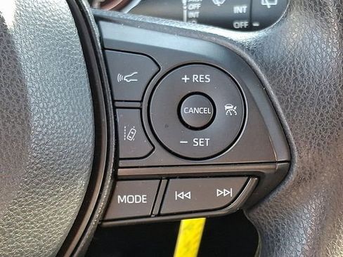 Used 2025 Toyota RAV4 LE AWD/4WD image 21