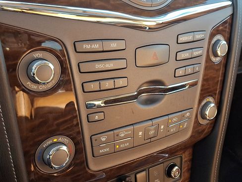 Used 2017 Nissan Armada Platinum image 19