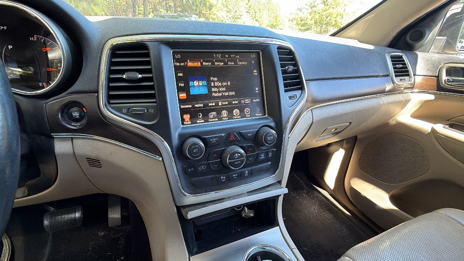 Used 2015 Jeep Grand Cherokee Limited w/ Luxury Group II AWD/4WD image 32