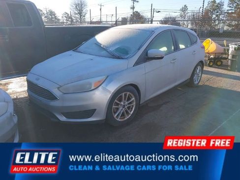 Used 2015 Ford Focus SE image 3