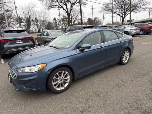 Used 2019 Ford Fusion SE image 4