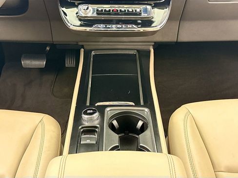 Used 2023 Lincoln Corsair FWD image 12
