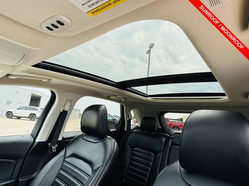 Used 2024 Ford Edge SEL w/ Convenience Package AWD/4WD image 4