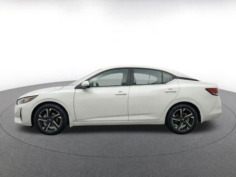 Used 2025 Nissan Sentra SV image 4