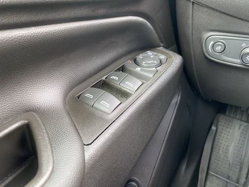 Used 2023 Chevrolet Equinox LT image 33