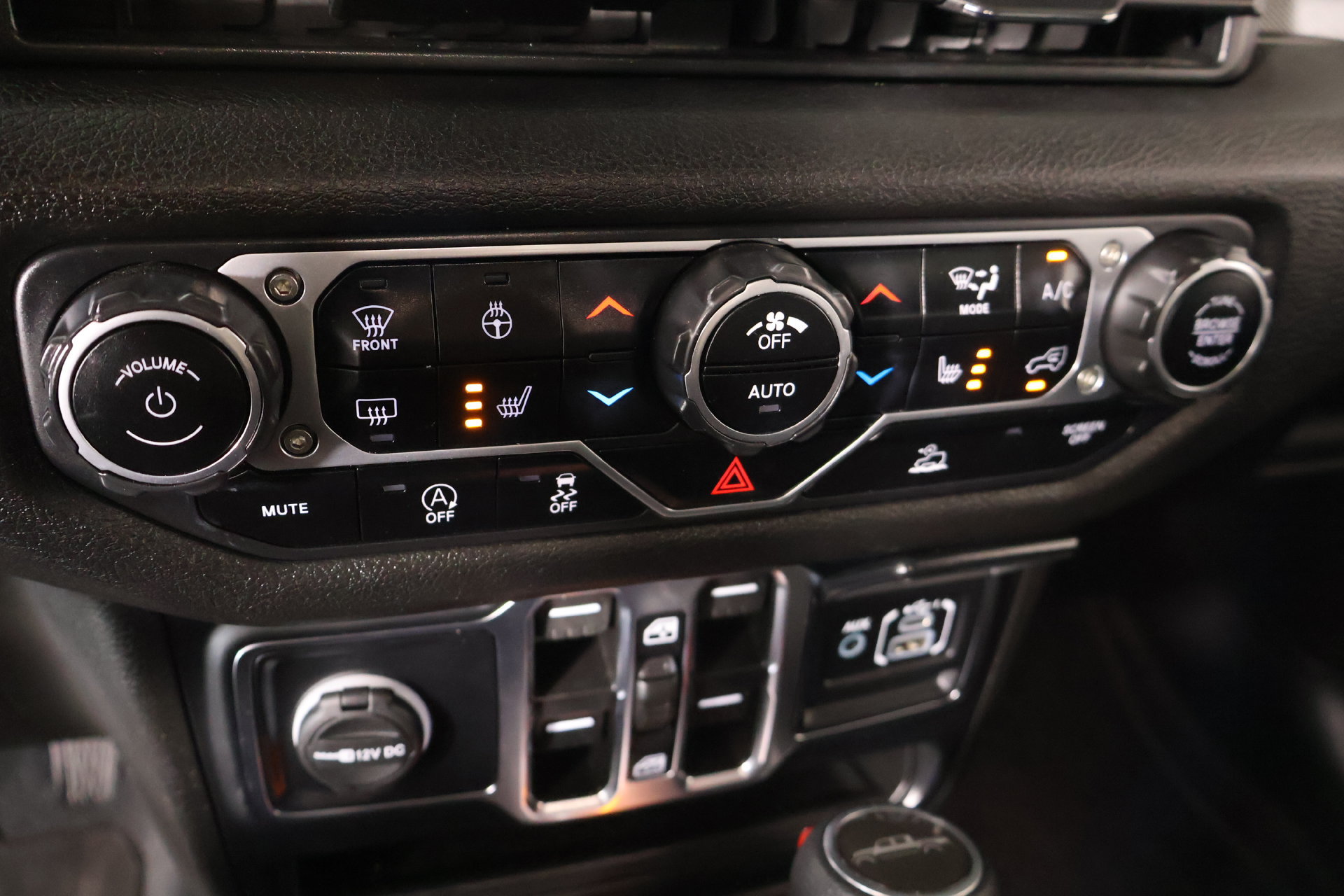 Used 2024 Jeep Gladiator Sport AWD/4WD image 7