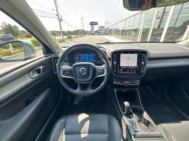 Certified 2025 Volvo XC40 B5 Core w/ Protection Package Premier AWD/4WD image 21