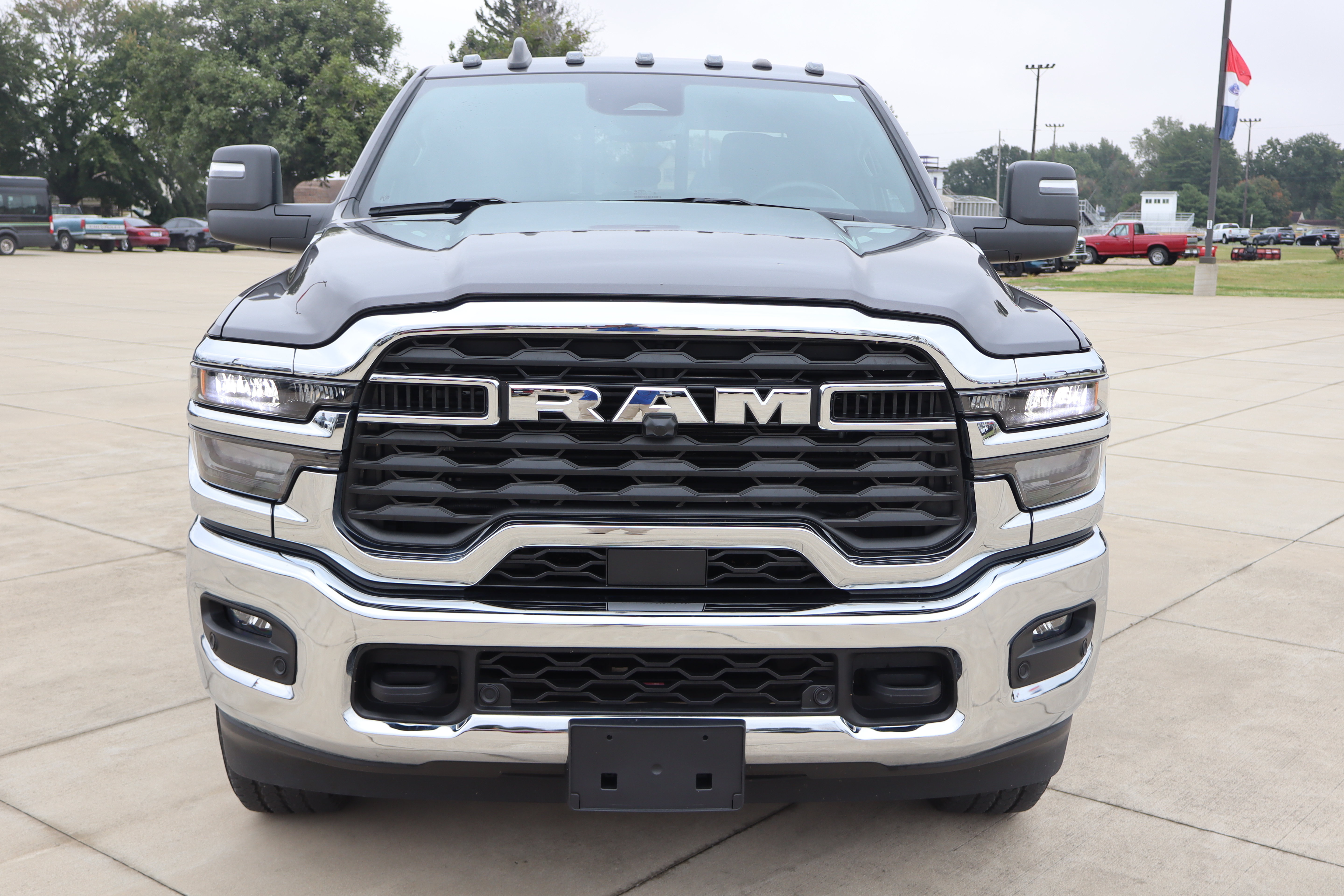 Used 2025 RAM 2500 Tradesman AWD/4WD image 2