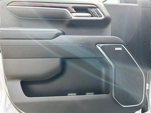 Used 2022 GMC Sierra 1500 SLT w/ SLT Premium Plus Package image 17