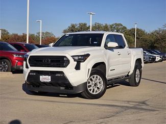 Used 2024 Toyota Tacoma SR5 video 1