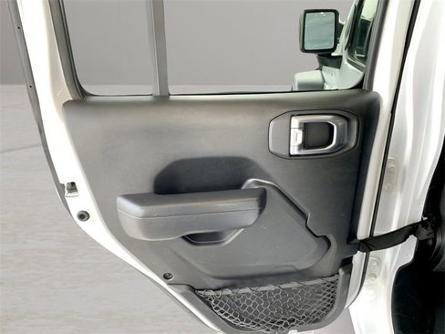 Used 2023 Jeep Gladiator Sport image 14