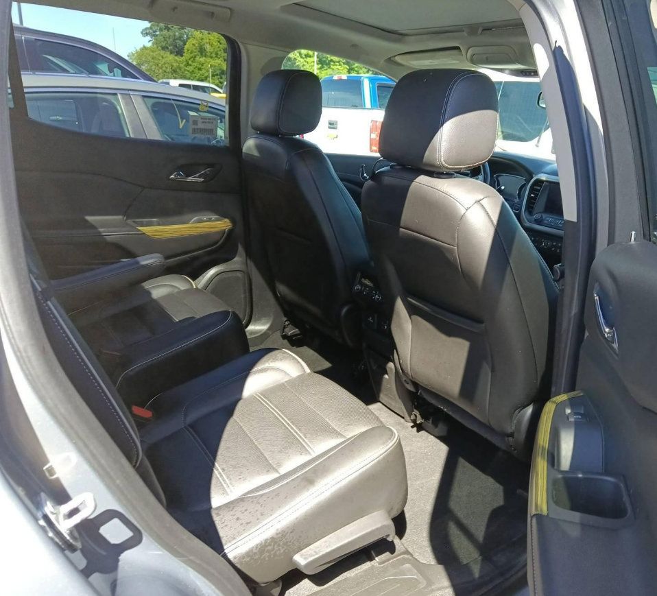 Used 2019 GMC Acadia Denali w/ Technology Package AWD/4WD image 5