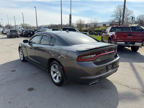 Used 2016 Dodge Charger SXT image 5