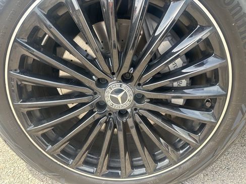 Used 2024 Mercedes-Benz GLC 300 4MATIC image 4