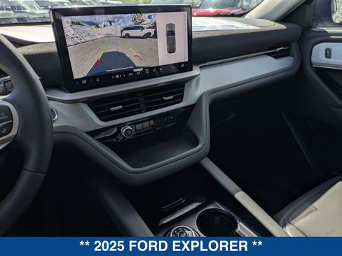 New 2025 Ford Explorer Active w/ Active Comfort Package image 33